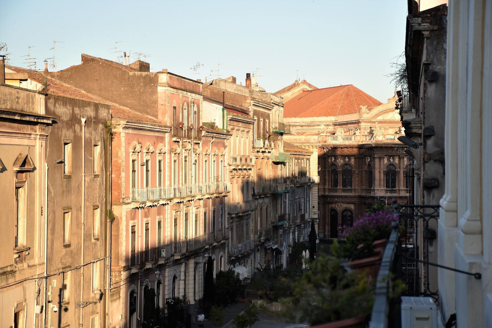 Al Teatro Massimo Aeroporto di Catania Fontana Rossa
