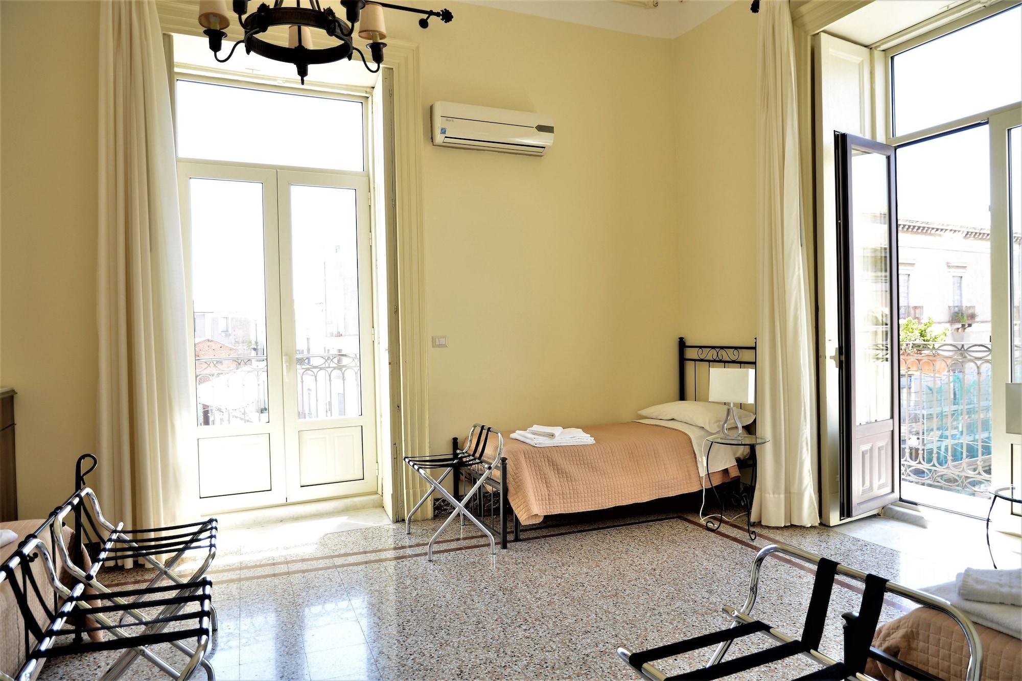 Bed & Breakfast Al Teatro Massimo Aeroporto di Catania Fontana Rossa