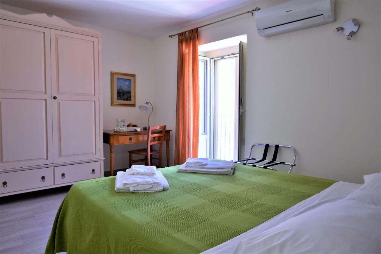 Bed & Breakfast Al Teatro Massimo Aeroporto di Catania Fontana Rossa