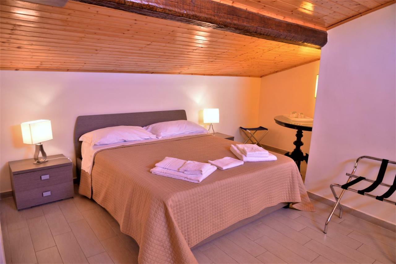 Bed & Breakfast Al Teatro Massimo Aeroporto di Catania Fontana Rossa